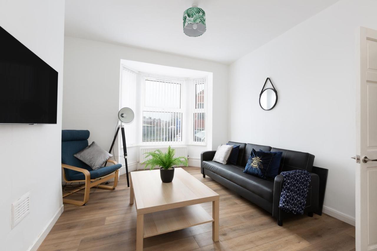 Clayton House - Spacious Home Near Etihad Stadium Manchester Dış mekan fotoğraf