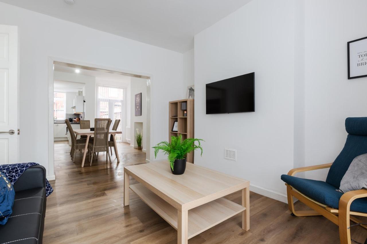 Clayton House - Spacious Home Near Etihad Stadium Manchester Dış mekan fotoğraf