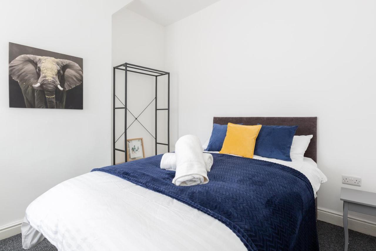 Clayton House - Spacious Home Near Etihad Stadium Manchester Dış mekan fotoğraf