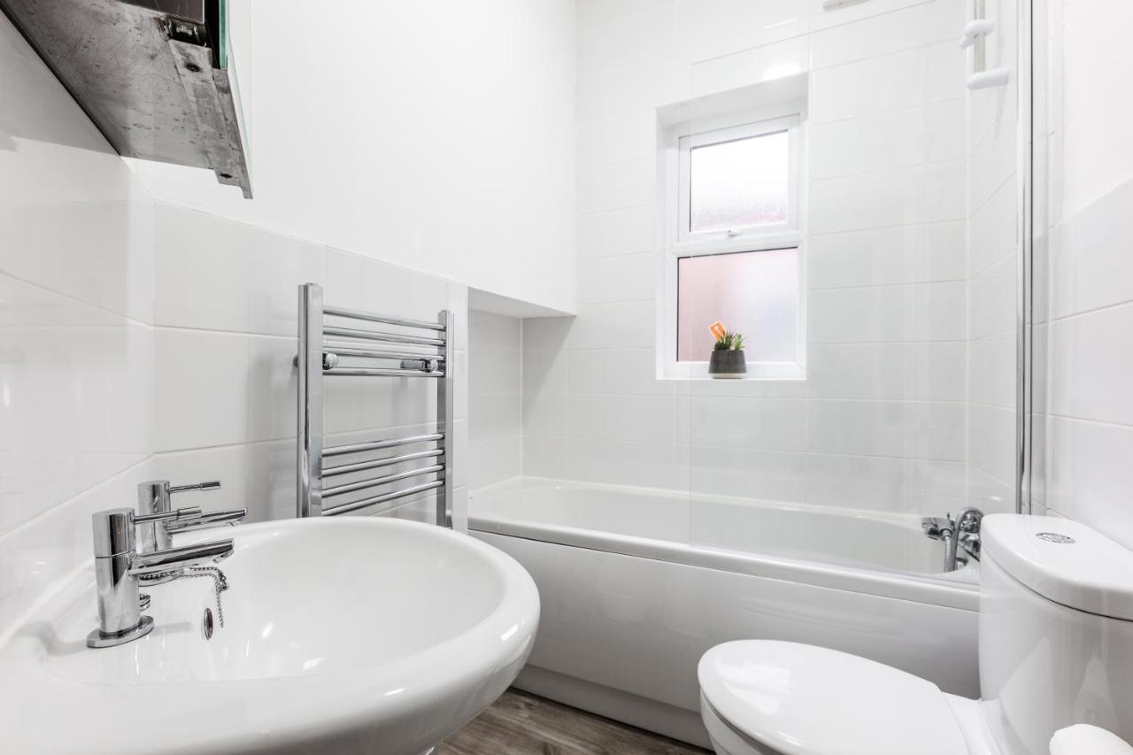Clayton House - Spacious Home Near Etihad Stadium Manchester Dış mekan fotoğraf